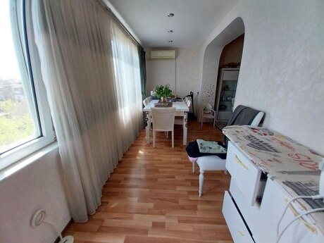 2 otaqlı köhnə tikili - Elmlər Akademiyası m. - 45 m²