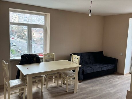 2 otaqlı köhnə tikili - Elmlər Akademiyası m. - 35 m²