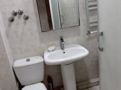 2 otaqlı köhnə tikili - Elmlər Akademiyası m. - 35 m²