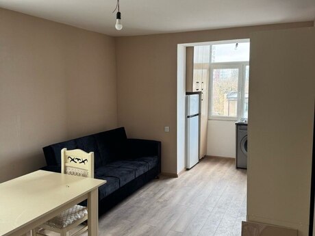 2 otaqlı köhnə tikili - Elmlər Akademiyası m. - 35 m²