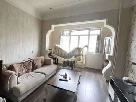 2 otaqlı köhnə tikili - Neftçilər m. - 60 m²