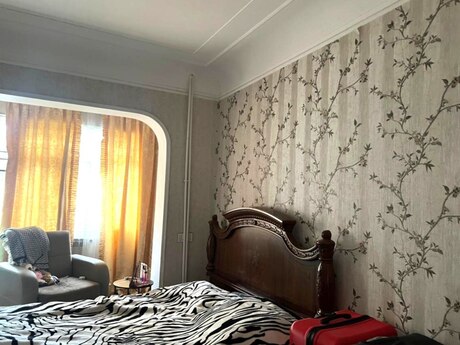 2 otaqlı köhnə tikili - Neftçilər m. - 60 m²