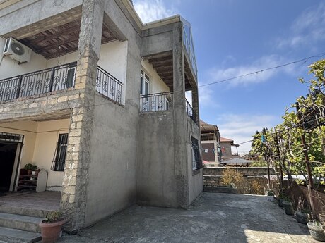 4 otaqlı həyət evi/bağ evi - Novxanı q. - 160 m²