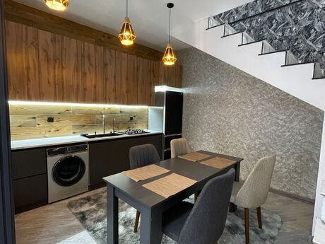3 otaqlı həyət evi/bağ evi - Novxanı q. - 130 m²