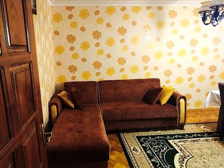 3-комн. вторичка - м. 28 мая - 60 м²