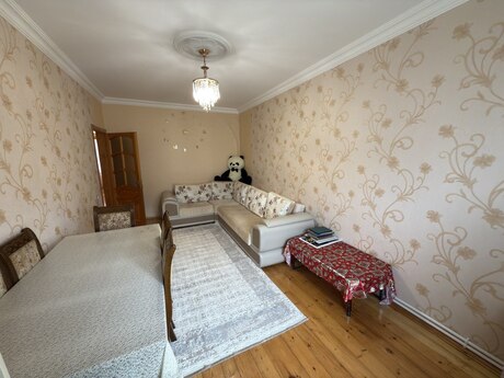 3 otaqlı köhnə tikili - Yeni Günəşli q. - 85 m²