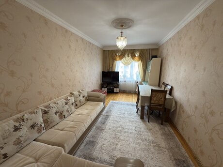 3 otaqlı köhnə tikili - Yeni Günəşli q. - 85 m²