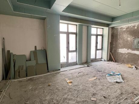 5 otaqlı yeni tikili - Ağ şəhər q. - 262.4 m²