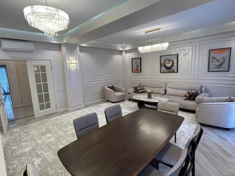 3 otaqlı yeni tikili - Ağ şəhər q. - 140 m²