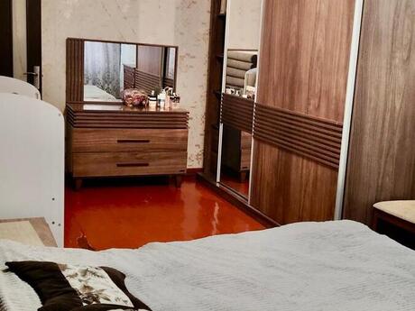3 otaqlı köhnə tikili - Neftçilər m. - 70 m²