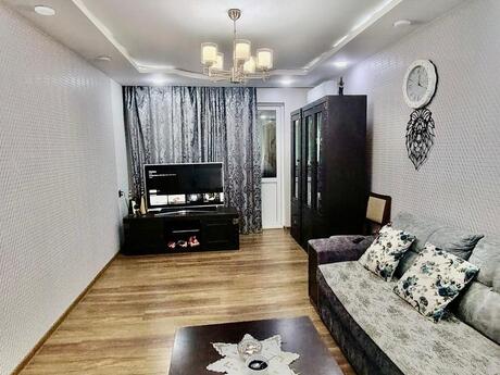 3 otaqlı köhnə tikili - Neftçilər m. - 70 m²