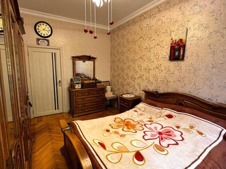 4 otaqlı köhnə tikili - 28 May m. - 90 m²