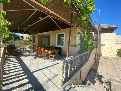 4 otaqlı həyət evi/bağ evi - Görədil q. - 150 m²