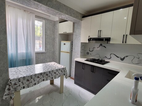 3 otaqlı köhnə tikili - Azadlıq Prospekti m. - 90 m²