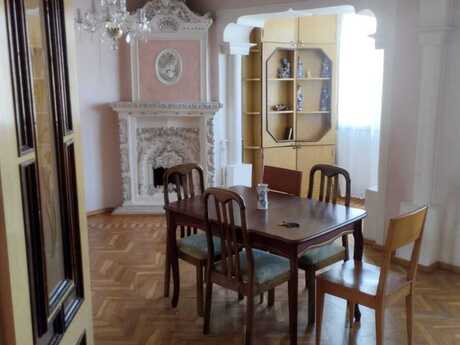 3 otaqlı köhnə tikili - Elmlər Akademiyası m. - 82 m²