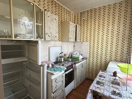 2 otaqlı köhnə tikili - Neftçilər m. - 50 m²