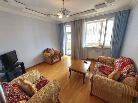 3-room apartment for rent, 140 m², 8 Noyabr: 850 ₼/mo 5