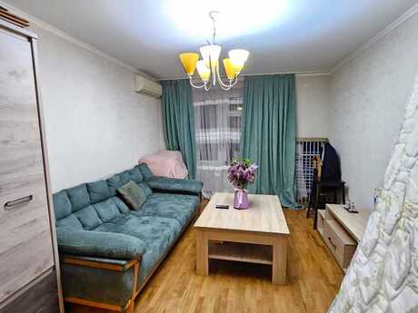 3 otaqlı köhnə tikili - Elmlər Akademiyası m. - 75 m²