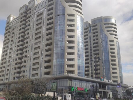 1 otaqlı yeni tikili - Xətai r. - 79 m²