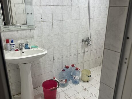 2 otaqlı köhnə tikili - 28 May m. - 80 m²