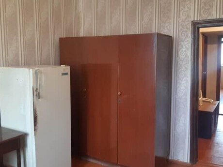 2 otaqlı köhnə tikili - Azadlıq Prospekti m. - 65 m²