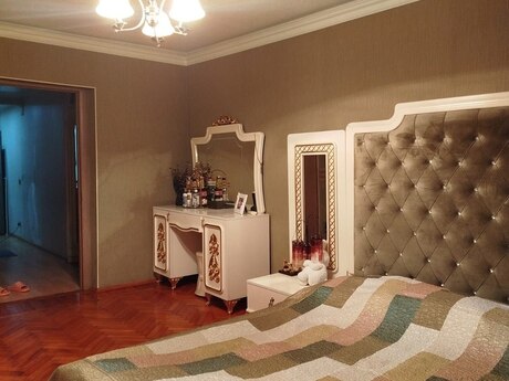 3 otaqlı köhnə tikili - Elmlər Akademiyası m. - 68 m²