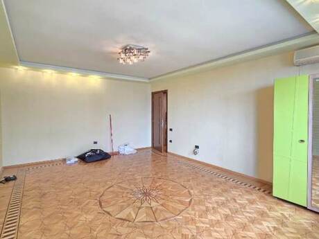 3 otaqlı köhnə tikili - Elmlər Akademiyası m. - 98 m²