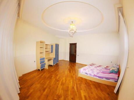5 otaqlı ofis - 28 May m. - 260 m²