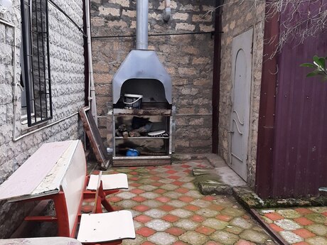 4 otaqlı həyət evi/bağ evi - Türkan q. - 120 m²