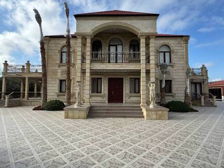 10 otaqlı həyət evi/bağ evi - Novxanı q. - 750 m²