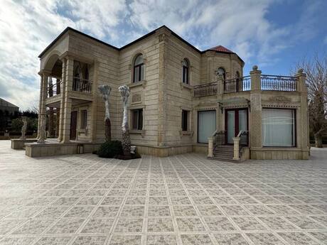 10 otaqlı həyət evi/bağ evi - Novxanı q. - 750 m²