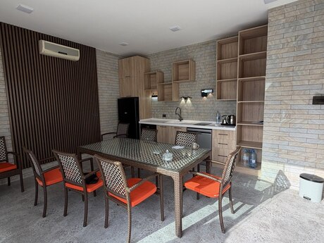 1 otaqlı həyət evi/bağ evi - Mərdəkan q. - 170 m²