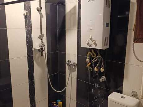 3 otaqlı köhnə tikili - Elmlər Akademiyası m. - 73 m²