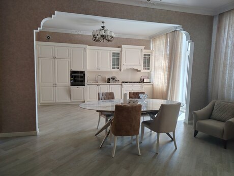 4 otaqlı köhnə tikili - Sahil m. - 200 m²