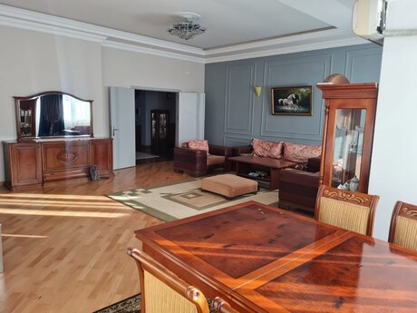 4 otaqlı yeni tikili - Nəsimi r. - 240 m²