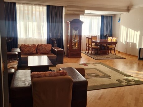 4 otaqlı yeni tikili - Nəsimi r. - 240 m²