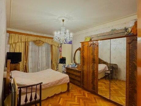 5 otaqlı köhnə tikili - Azadlıq Prospekti m. - 110 m²