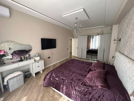4 otaqlı yeni tikili - Binəqədi r. - 135 m²