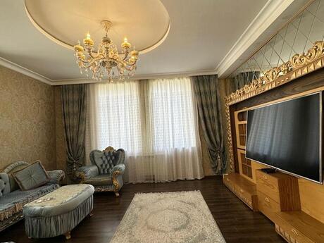 4 otaqlı yeni tikili - 28 May m. - 240 m²