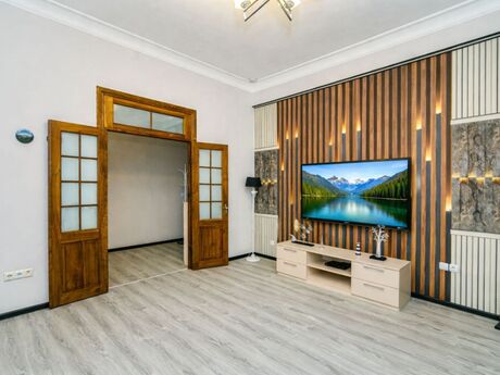 4 otaqlı köhnə tikili - Sahil m. - 150 m²