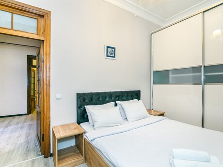 4 otaqlı köhnə tikili - Sahil m. - 150 m²