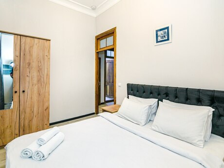4-room apartment for rent, 150 m², Sahil: 100 ₼/mo 5