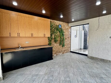 4 otaqlı həyət evi/bağ evi - Mərdəkan q. - 170 m²