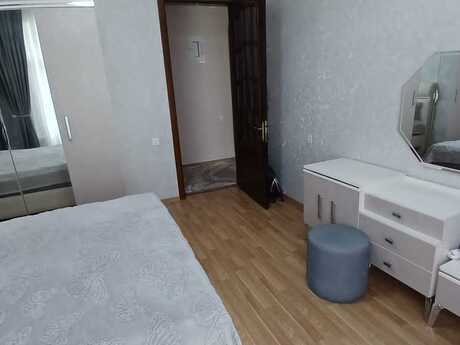 2 otaqlı köhnə tikili - Ağ şəhər q. - 56 m²