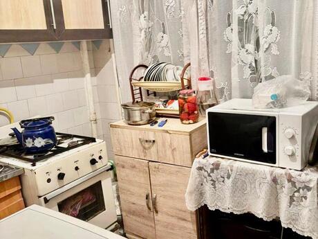 2 otaqlı köhnə tikili - Neftçilər m. - 50 m²