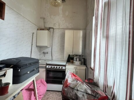 2 otaqlı köhnə tikili - 28 May m. - 58 m²