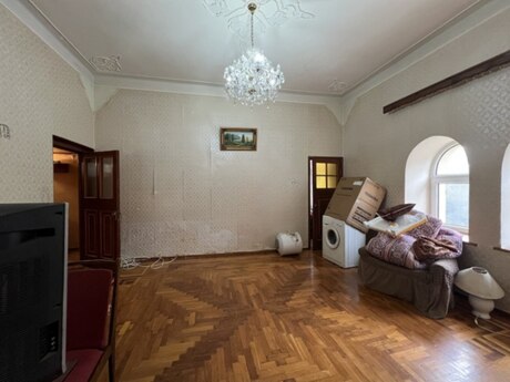 2 otaqlı köhnə tikili - 28 May m. - 58 m²