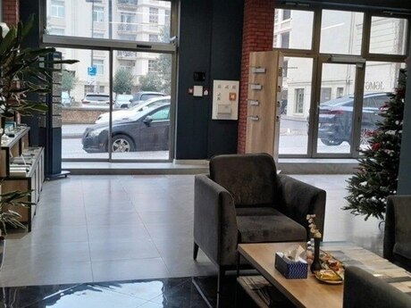 Obyekt - Ağ şəhər q. - 185 m²
