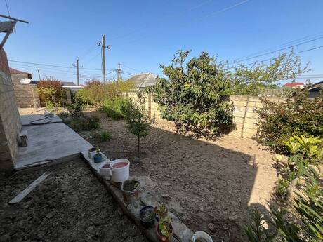 3 otaqlı həyət evi/bağ evi - Novxanı q. - 230 m²