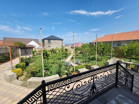 5 otaqlı həyət evi/bağ evi - Mərdəkan q. - 195 m²